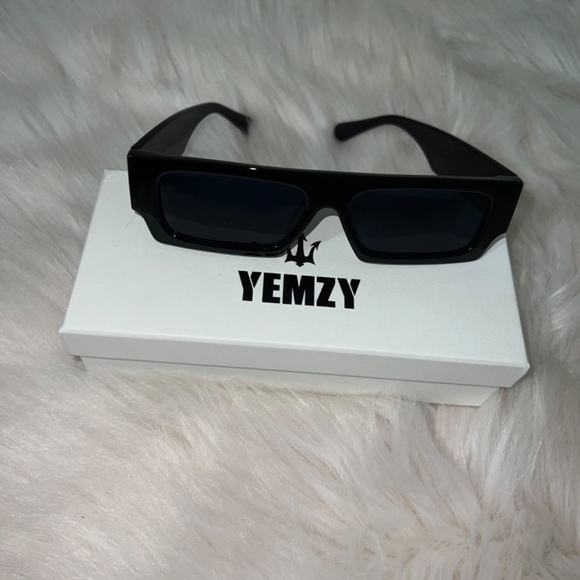 Sunglasses - Picture 6 of 6